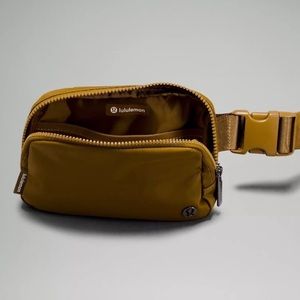 Lululemon wear everywhere bag burnt camel